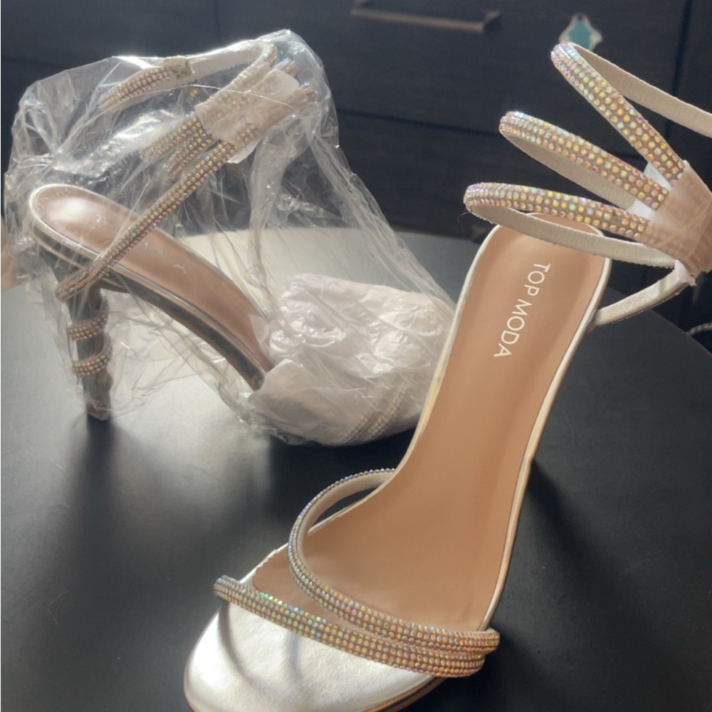 TOP Moda Women's Shimmering Cream Heels